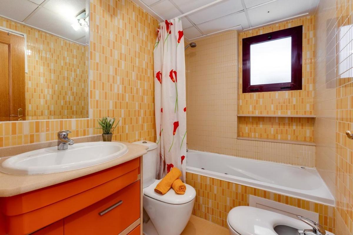Nice Apartment With Terrace On The Los Locos Beach Torrevieja Exterior foto